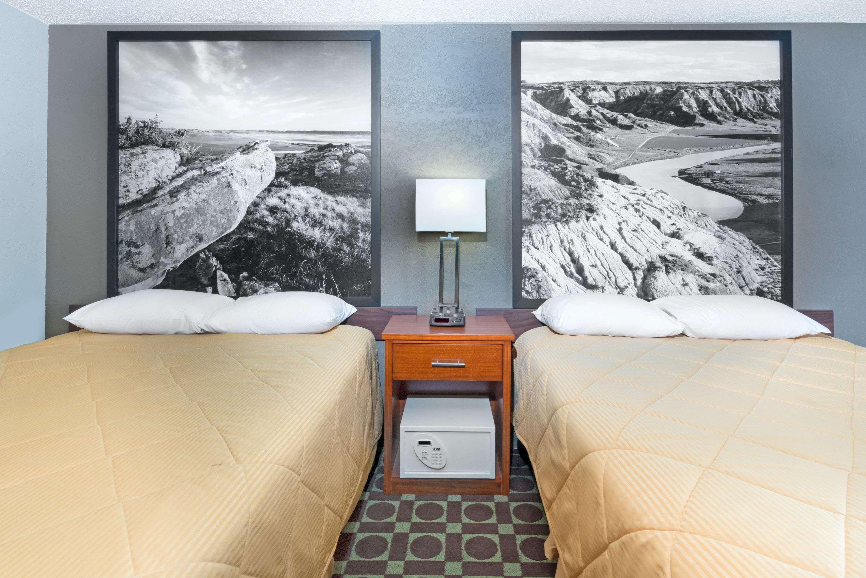 Super 8 By Wyndham Miles City Extérieur photo