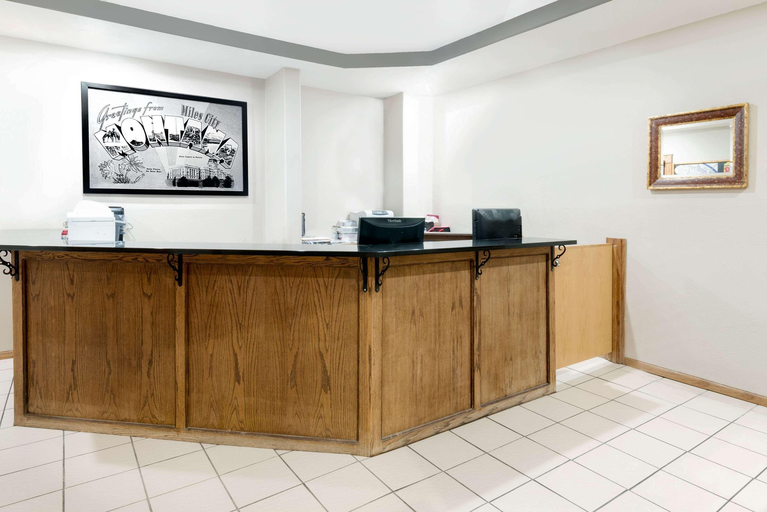 Super 8 By Wyndham Miles City Extérieur photo