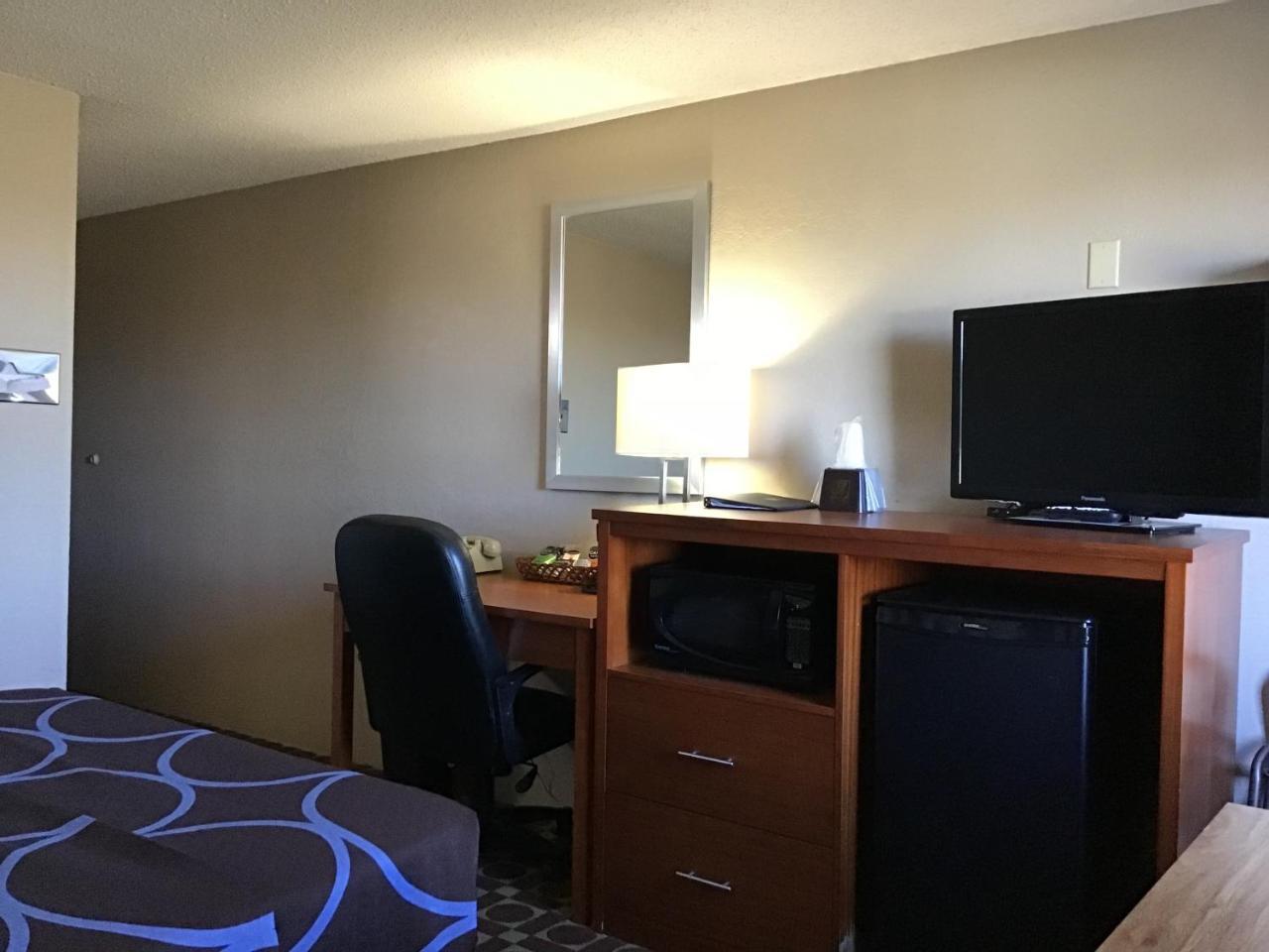 Super 8 By Wyndham Miles City Extérieur photo